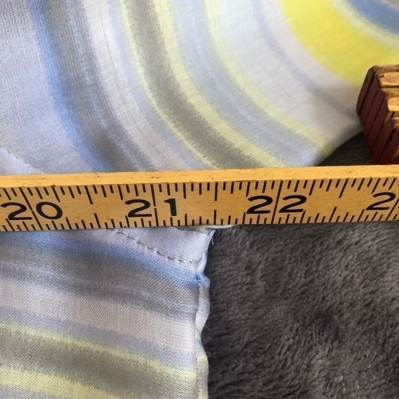 CALVIN Klein Soft and silky button-down collared shirt size large - Picture 10 of 10